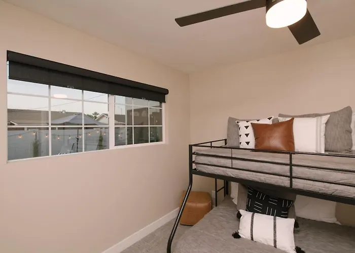 Pure Elegance In Old Town - Pool, Hot Tub, Fire Pit & Ping-pong Holiday home Scottsdale
