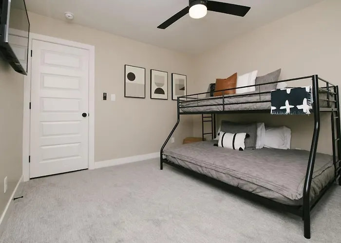 Holiday home Pure Elegance In Old Town - Pool, Hot Tub, Fire Pit & Ping-pong Scottsdale