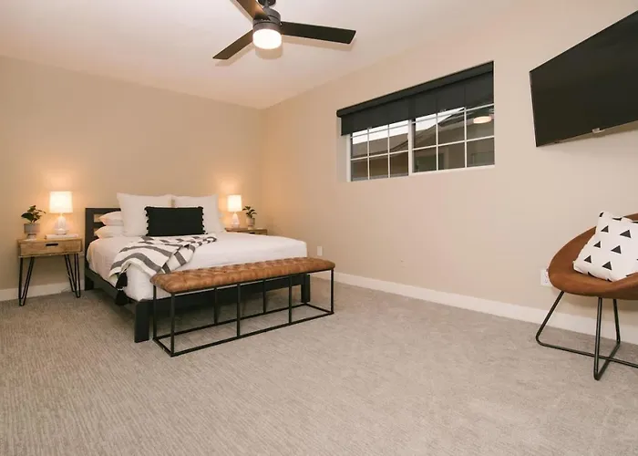 Pure Elegance In Old Town - Pool, Hot Tub, Fire Pit & Ping-pong Holiday home Scottsdale
